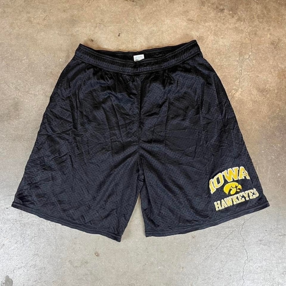 Vintage Y2K Russell athletic Black Iowa Hawkeyes basketball shorts men's medium